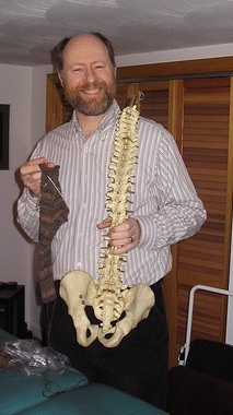 chiropractor-smiling-vertebrae-spine-interview