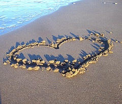 heart_sand_beach_sunset