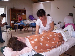 massage_many_people_covered_front