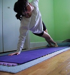 yoga-pose-plank-sideways-mats-healthy-exercise